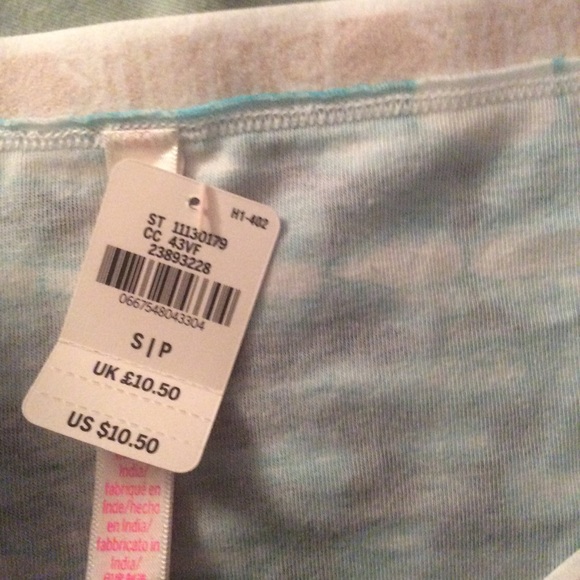 vs pink pantie - Picture 2 of 2